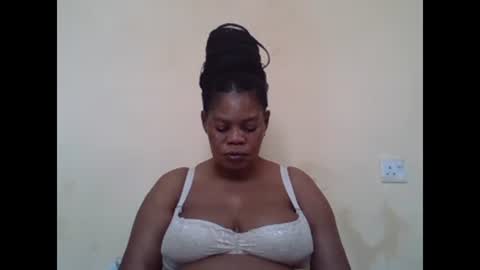 Snapshot of sexydove2 chatting on 02/17/25, 06:20 EMILY online show from 02/17/25, 06:20