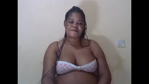 Snapshot of sexydove2 chatting on 02/19/25, 02:23 EMILY online show from 02/19/25, 02:23