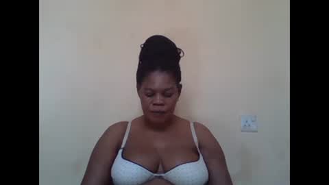 Snapshot of sexydove2 chatting on 03/05/25, 07:27 EMILY online show from 03/05/25, 07:27