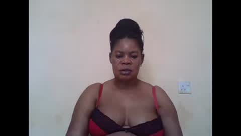 Snapshot of sexydove2 chatting on 03/08/25, 07:05 EMILY online show from 03/08/25, 07:05