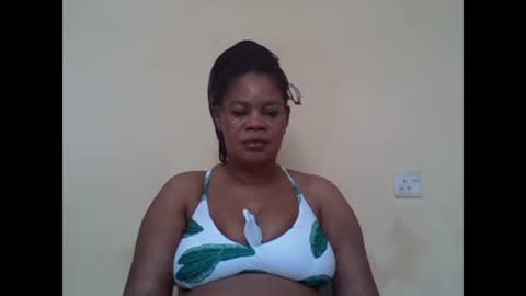 Snapshot of sexydove2 chatting on 03/09/25, 07:01 EMILY online show from 03/09/25, 07:01