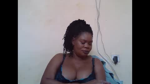 Snapshot of sexydove2 chatting on 09/16/25, 06:47 EMILY online show from 09/16/25, 06:47