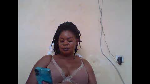 Snapshot of sexydove2 chatting on 09/23/25, 07:11 EMILY online show from 09/23/25, 07:11