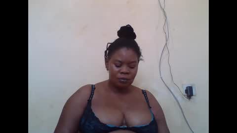Snapshot of sexydove2 chatting on 09/30/25, 07:35 EMILY online show from 09/30/25, 07:35