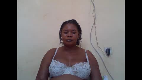 Snapshot of sexydove2 chatting on 10/02/25, 07:26 EMILY online show from 10/02/25, 07:26
