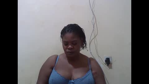 Snapshot of sexydove2 chatting on 10/07/25, 02:53 EMILY online show from 10/07/25, 02:53