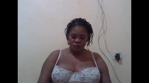 Snapshot of sexydove2 chatting on 10/13/25, 03:39 EMILY online show from 10/13/25, 03:39