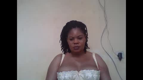 Snapshot of sexydove2 chatting on 04/27/26, 07:06 EMILY online show from 04/27/26, 07:06