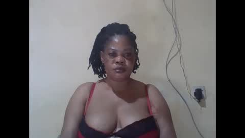 Snapshot of sexydove2 chatting on 04/29/26, 02:59 EMILY online show from 04/29/26, 02:59