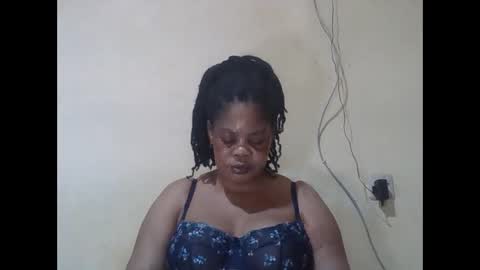 Snapshot of sexydove2 chatting on 05/03/26, 06:14 EMILY online show from 05/03/26, 06:14