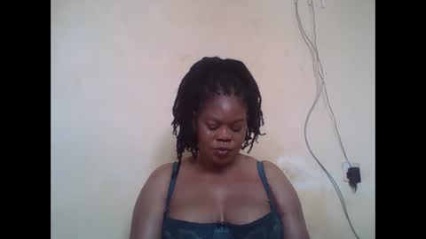 Snapshot of sexydove2 chatting on 05/16/26, 06:43 EMILY online show from 05/16/26, 06:43