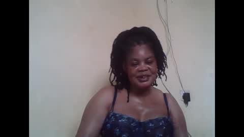 Snapshot of sexydove2 chatting on 05/22/26, 06:42 EMILY online show from 05/22/26, 06:42