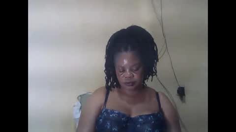 Snapshot of sexydove2 chatting on 05/27/26, 06:38 EMILY online show from 05/27/26, 06:38