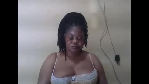 Snapshot of sexydove2 chatting on 05/31/26, 06:31 EMILY online show from 05/31/26, 06:31