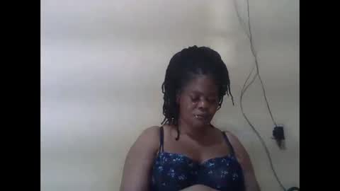 Snapshot of sexydove2 chatting on 06/01/26, 06:42 EMILY online show from 06/01/26, 06:42