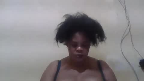 Snapshot of sexydove2 chatting on 07/06/26, 06:32 EMILY online show from 07/06/26, 06:32