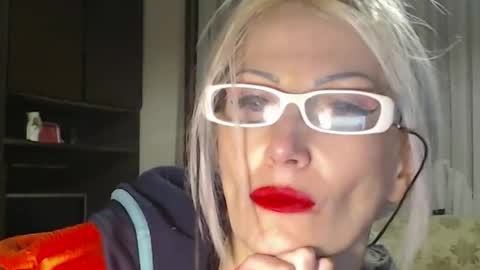 Snapshot of sexyeni chatting on 05/18/26, 11:32 ENI pvt moan your name WHEN I M NOT online you tell me in SNAPCHAT deal yes add me... FREE TWITTER magiconline101...... online show from 05/18/26, 11:32
