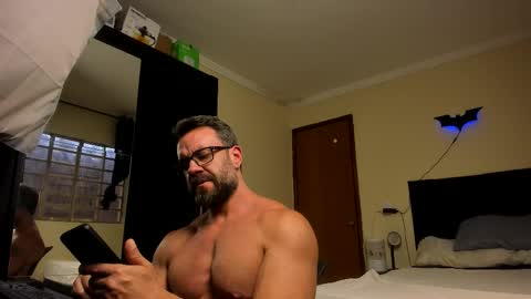 chris online show from 10/03/25, 04:26