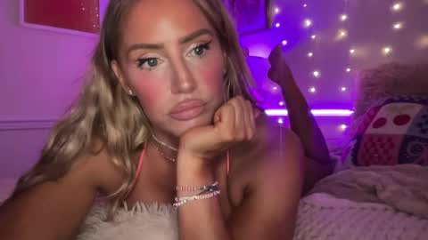 Snapshot of sexygoodvibebabe69 chatting on 07/03/26, 11:16 Ashley Love online show from 07/03/26, 11:16