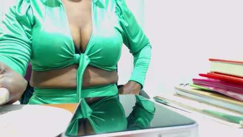 Snapshot of sexyhanny4u chatting on 10/26/25, 01:55 sexyhanny4u online show from 10/26/25, 01:55