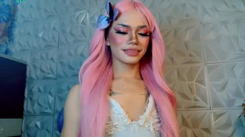 Snapshot of sexyhotbabe18 chatting on 02/08/25, 02:27 sexyhotbabe18 online show from 02/08/25, 02:27