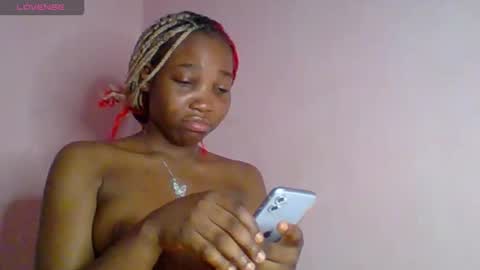 Snapshot of sexyhotbody_haileyxx chatting on 10/17/25, 12:19 Hailey online show from 10/17/25, 12:19