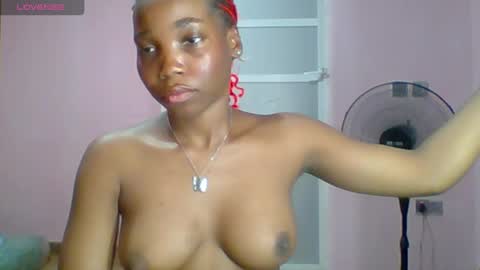 Snapshot of sexyhotbody_haileyxx chatting on 10/20/25, 10:32 Hailey online show from 10/20/25, 10:32