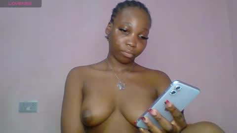 Snapshot of sexyhotbody_haileyxx chatting on 10/30/25, 11:44 Hailey online show from 10/30/25, 11:44