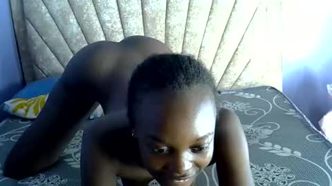 Snapshot of sexyicey99 chatting on 04/08/26, 02:00 SexyIcey online show from 04/08/26, 02:00