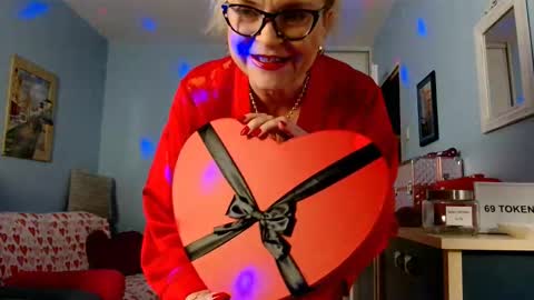 Snapshot of sexyjennyeu chatting on 02/14/26, 09:33 Jenny online show from 02/14/26, 09:33