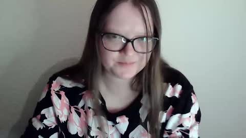 Snapshot of sexykitty_2 chatting on 12/10/24, 05:00 Kate online show from 12/10/24, 05:00