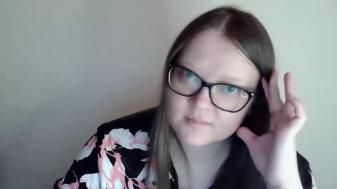 Snapshot of sexykitty_2 chatting on 12/13/24, 04:27 Kate online show from 12/13/24, 04:27