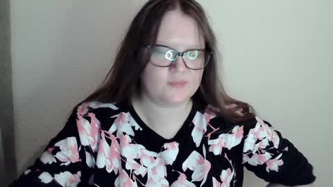 Snapshot of sexykitty_2 chatting on 12/27/24, 12:29 Kate online show from 12/27/24, 12:29