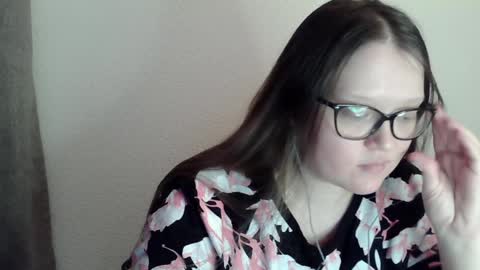 Snapshot of sexykitty_2 chatting on 01/01/25, 01:26 Kate online show from 01/01/25, 01:26