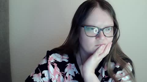 Snapshot of sexykitty_2 chatting on 01/31/25, 02:04 Kate online show from 01/31/25, 02:04