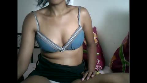 Snapshot of sexylarra12 chatting on 12/29/24, 08:44 sexylarra12 online show from 12/29/24, 08:44