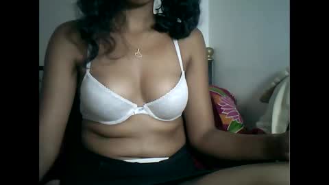 Snapshot of sexylarra12 chatting on 01/12/25, 06:06 sexylarra12 online show from 01/12/25, 06:06
