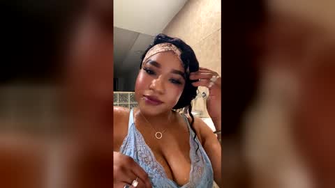 Snapshot of sexylatincouple chatting on 02/25/26, 10:47 SEXYLATINCOUPLE online show from 02/25/26, 10:47
