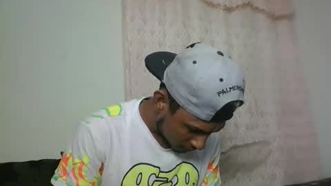 Snapshot of sexyleon69 chatting on 01/31/25, 07:39 Sexy leon online show from 01/31/25, 07:39