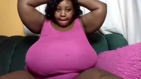 Snapshot of sexylo52 chatting on 05/25/26, 10:21 sexylo52 online show from 05/25/26, 10:21