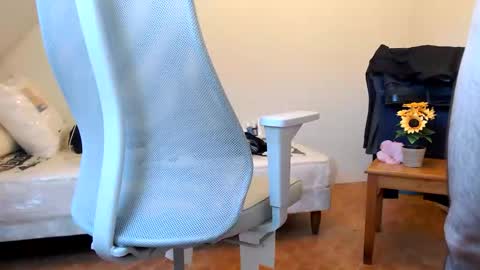 Vincent Vega online show from 10/12/25, 02:05