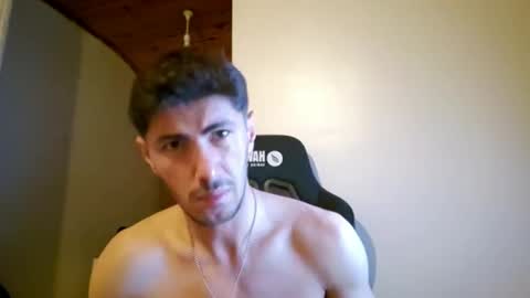Snapshot of sexymann17 chatting on 05/31/26, 10:33 sexymann17 online show from 05/31/26, 10:33