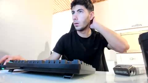 Snapshot of sexymann17 chatting on 06/08/26, 03:23 sexymann17 online show from 06/08/26, 03:23