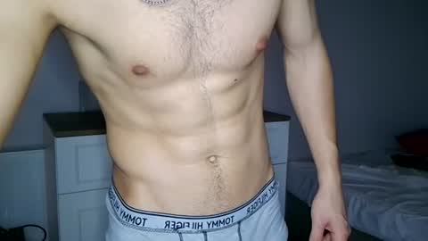 Snapshot of sexymann17 chatting on 06/29/26, 05:13 sexymann17 online show from 06/29/26, 05:13
