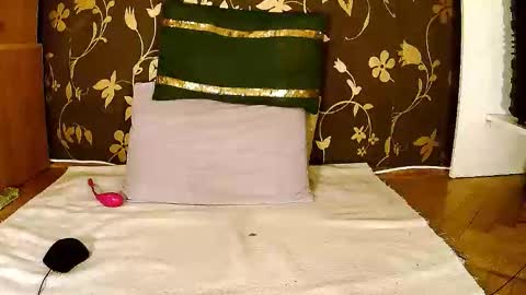 Squirty Maya Gold online show from 11/12/25, 07:03