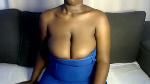 Snapshot of sexymelaninn chatting on 07/24/26, 01:09 Sexy Melanin online show from 07/24/26, 01:09