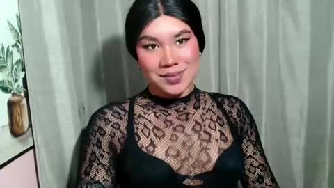 Snapshot of sexymika_xoxo chatting on 05/25/26, 05:46 Mika online show from 05/25/26, 05:46