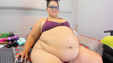 Snapshot of sexymoonlatina chatting on 03/04/25, 09:32 Natasha online show from 03/04/25, 09:32