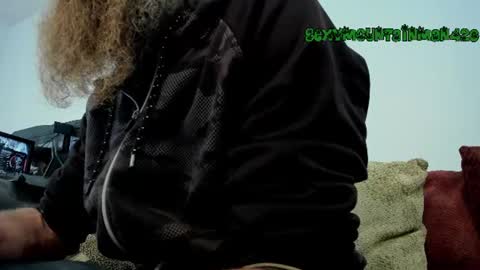 Snapshot of sexymountainman420 chatting on 06/09/26, 05:19 Sexymountainman420 online show from 06/09/26, 05:19