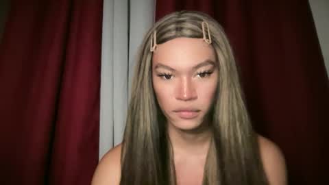 Snapshot of sexynakedweapon chatting on 06/02/26, 02:02 LIEZEL online show from 06/02/26, 02:02